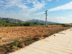 Se inician las obras del parque público de Ador financiado por BETELGEUX-CHRISTEYNS