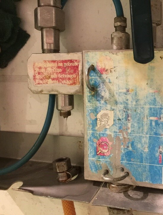 Válvula antirretorno deteriorada.