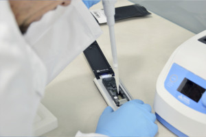 Christeyns incorpora la secuenciación genómica  a sus laboratorios para ampliar sus servicios  de higiene y seguridad alimentaria