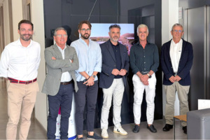 El vicepresidente segundo del Consell visita las instalaciones de Christeyns España en Ador